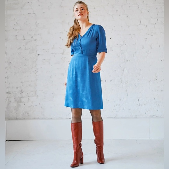 NWT Noacode Lyn Delft V-Neck Sz M Sustainable A-Line Dress